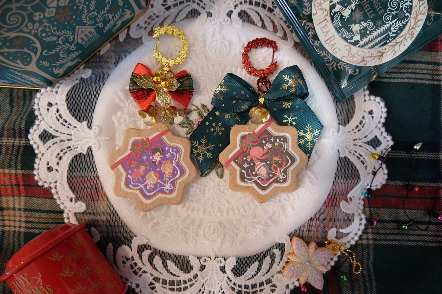 [RE] Christmas emboss wooden ornament